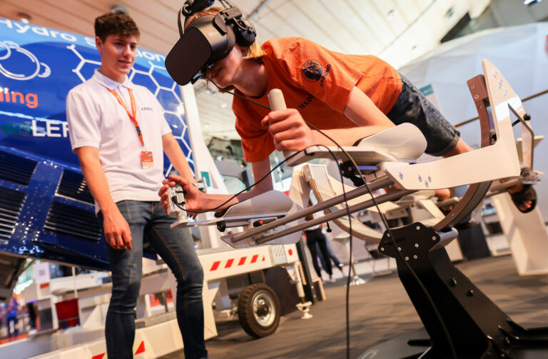 Naturwissenschaft und Technik sind die Themen, mit denen die IdeenExpo 2022 Hunderttausende junge Menschen zum ­Ausprobieren und Mitmachen begeistern konnte. Foto: IdeenExpo GmbH